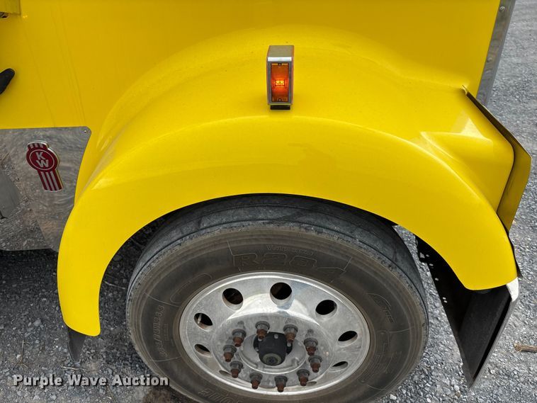 image for item EU7064 2021 Kenworth W900 semi truck