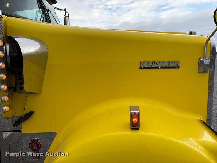 image for item EU7064 2021 Kenworth W900 semi truck