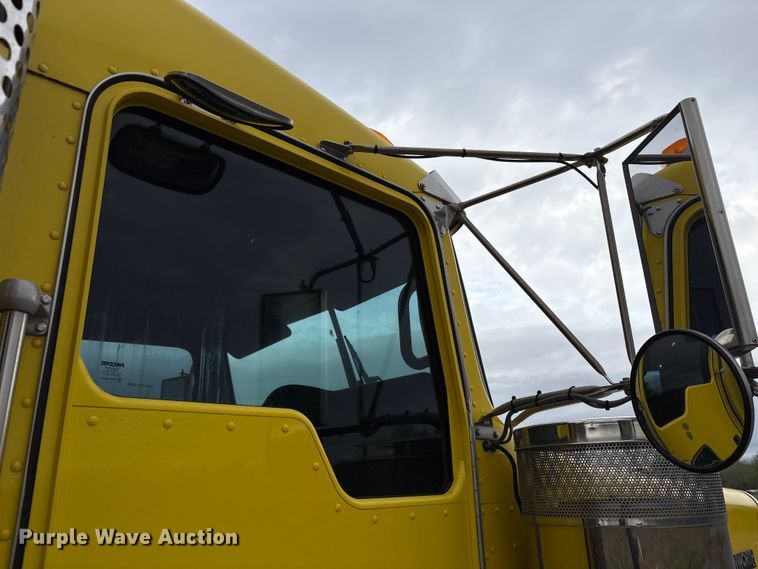 image for item EU7064 2021 Kenworth W900 semi truck