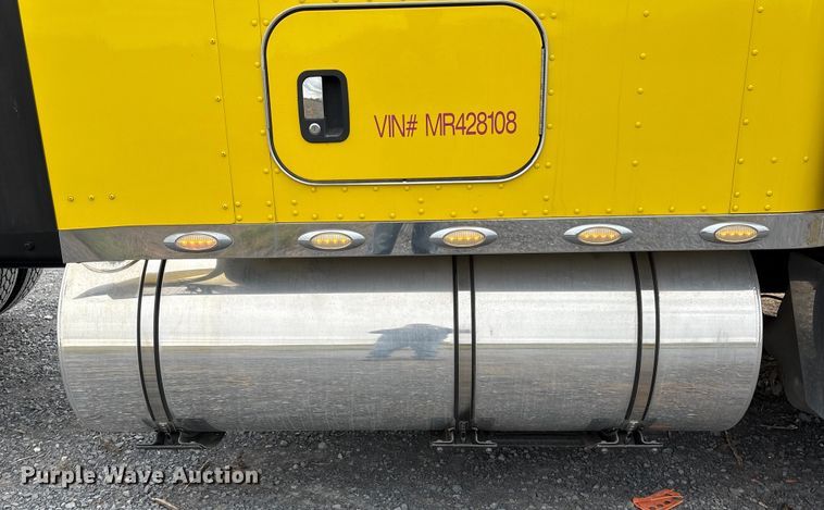 image for item EU7064 2021 Kenworth W900 semi truck