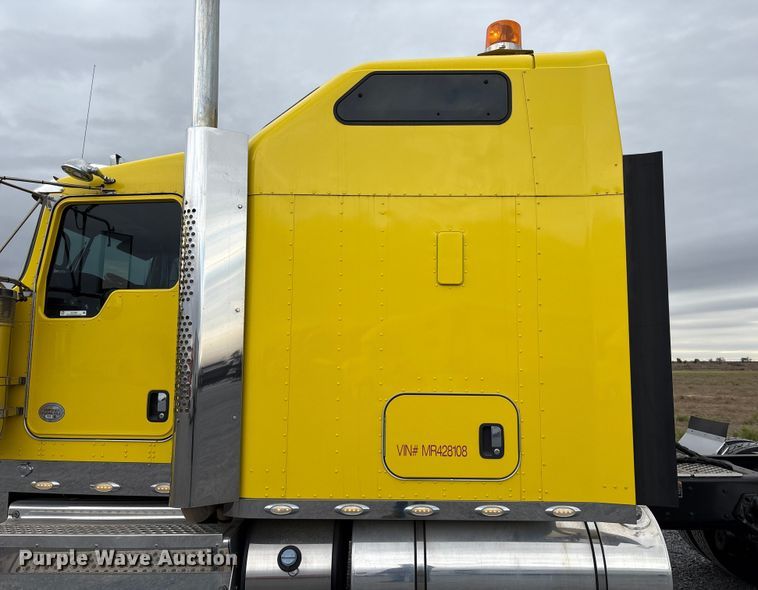 image for item EU7064 2021 Kenworth W900 semi truck