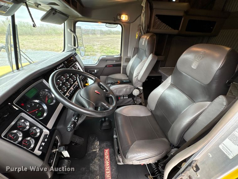 image for item EU7064 2021 Kenworth W900 semi truck