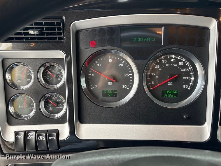 image for item EU7064 2021 Kenworth W900 semi truck