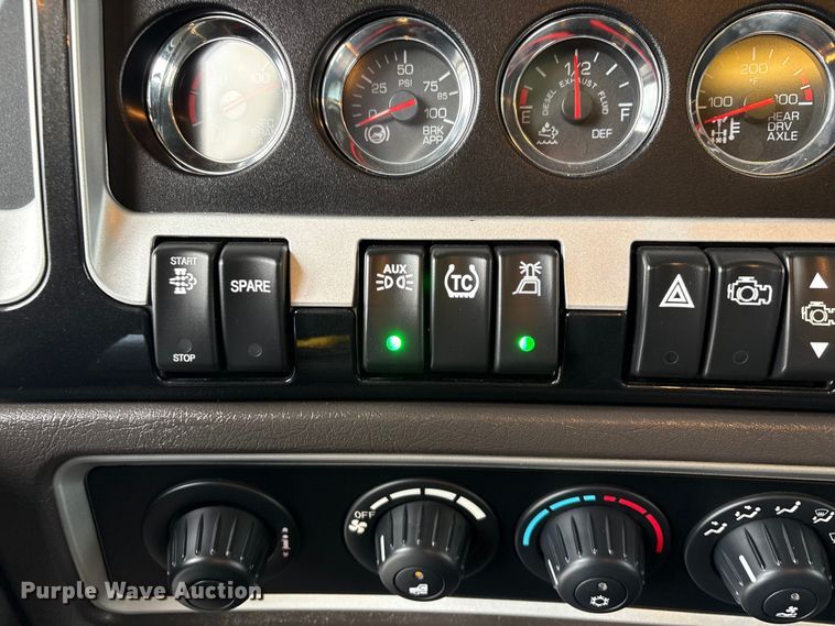 image for item EU7064 2021 Kenworth W900 semi truck