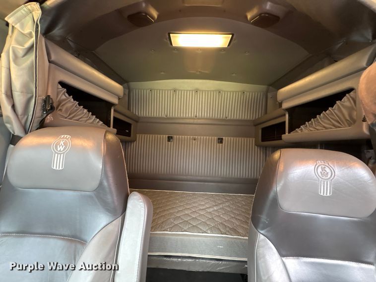 image for item EU7064 2021 Kenworth W900 semi truck