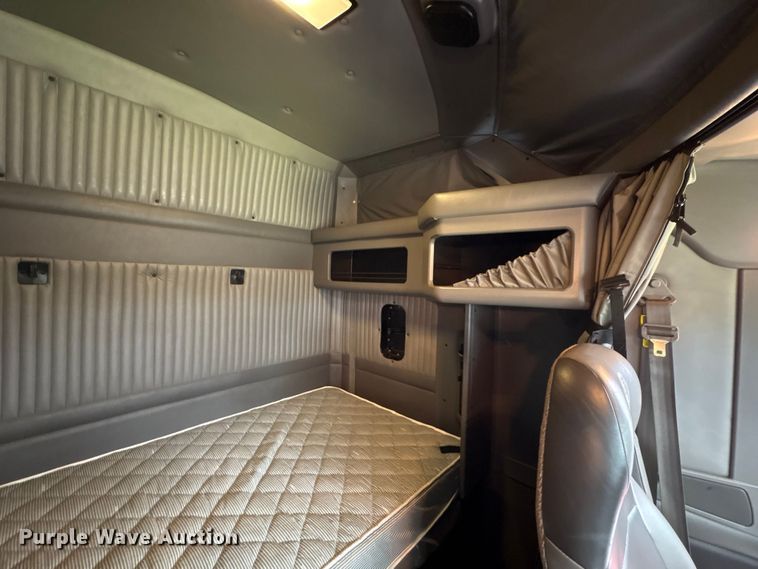 image for item EU7064 2021 Kenworth W900 semi truck