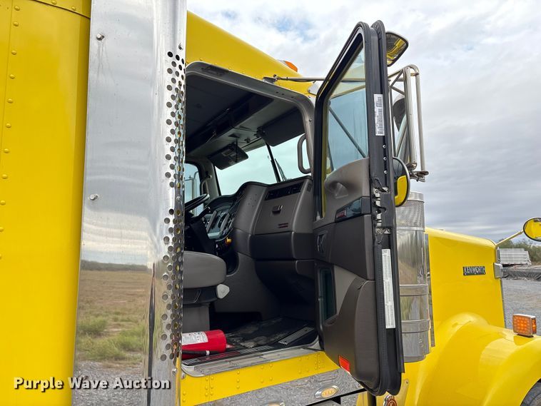 image for item EU7064 2021 Kenworth W900 semi truck
