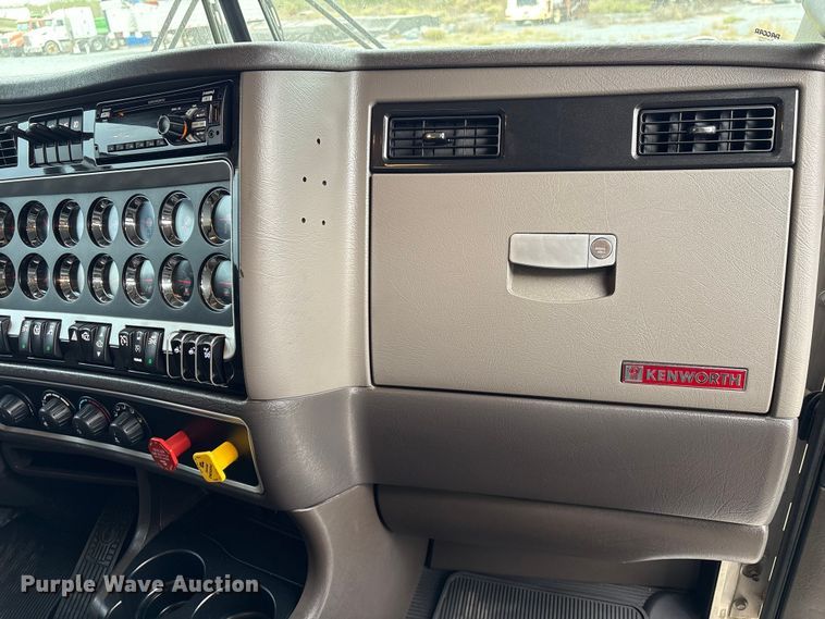 image for item EU7064 2021 Kenworth W900 semi truck