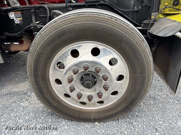 image for item EU7064 2021 Kenworth W900 semi truck