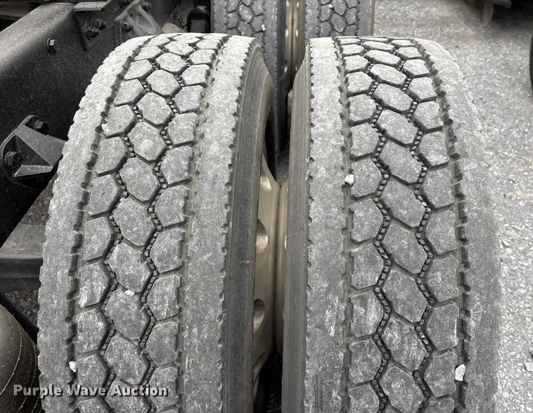 image for item EU7064 2021 Kenworth W900 semi truck