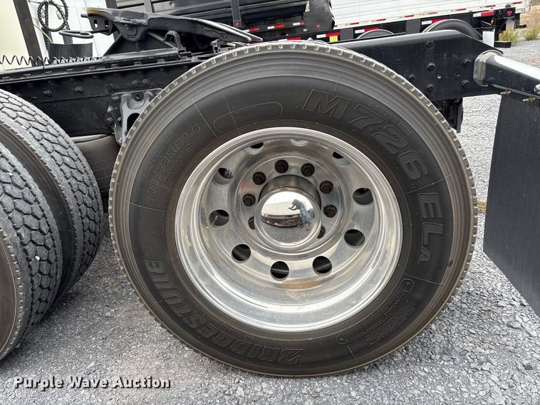 image for item EU7064 2021 Kenworth W900 semi truck