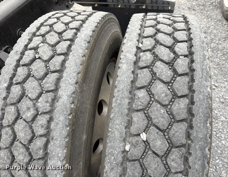 image for item EU7064 2021 Kenworth W900 semi truck