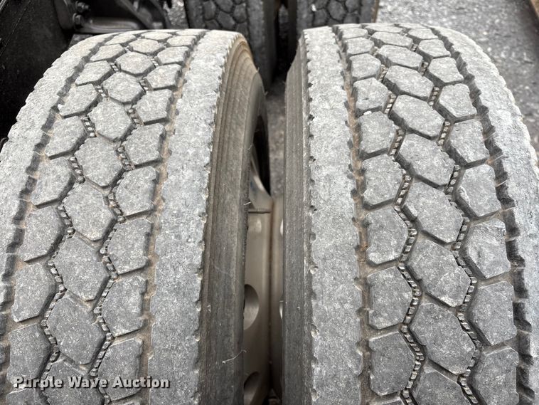 image for item EU7064 2021 Kenworth W900 semi truck