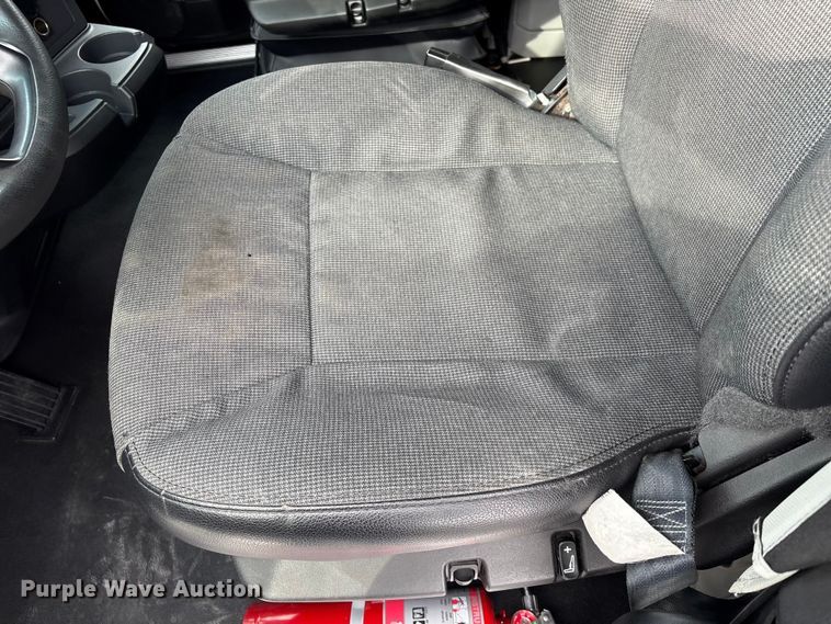 image for item EU7066 2022 Kenworth T680 semi truck