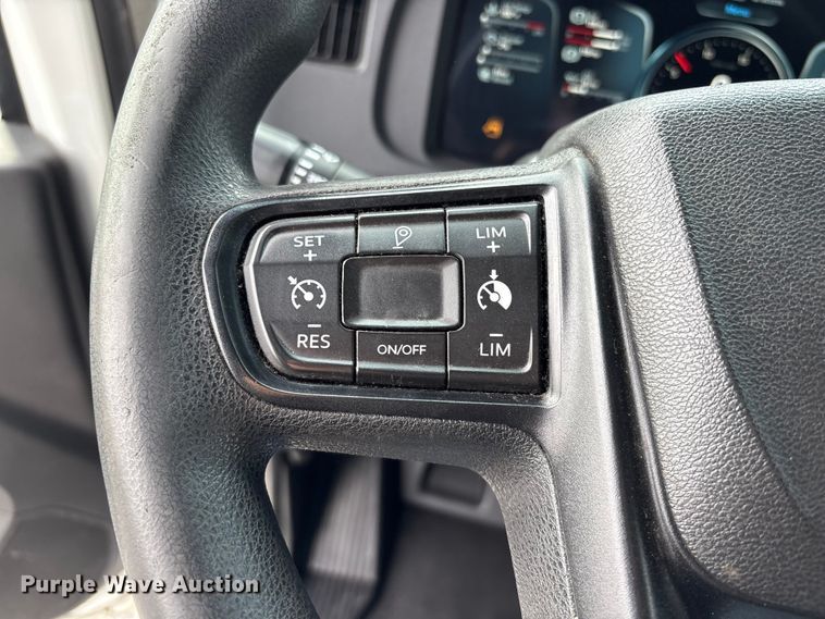 image for item EU7066 2022 Kenworth T680 semi truck