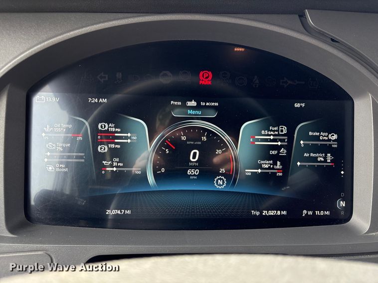 image for item EU7066 2022 Kenworth T680 semi truck