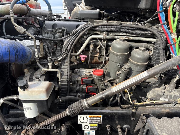 image for item EU7066 2022 Kenworth T680 semi truck