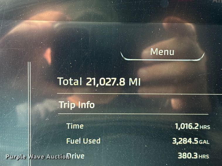 image for item EU7066 2022 Kenworth T680 semi truck