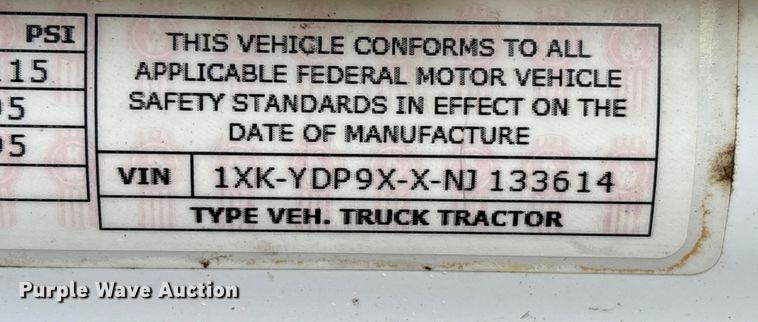 image for item EU7066 2022 Kenworth T680 semi truck