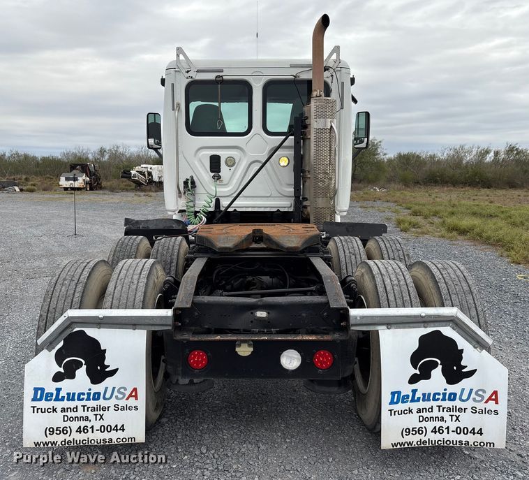 image for item EU7090 2010 Freightliner Cascadia semi truck