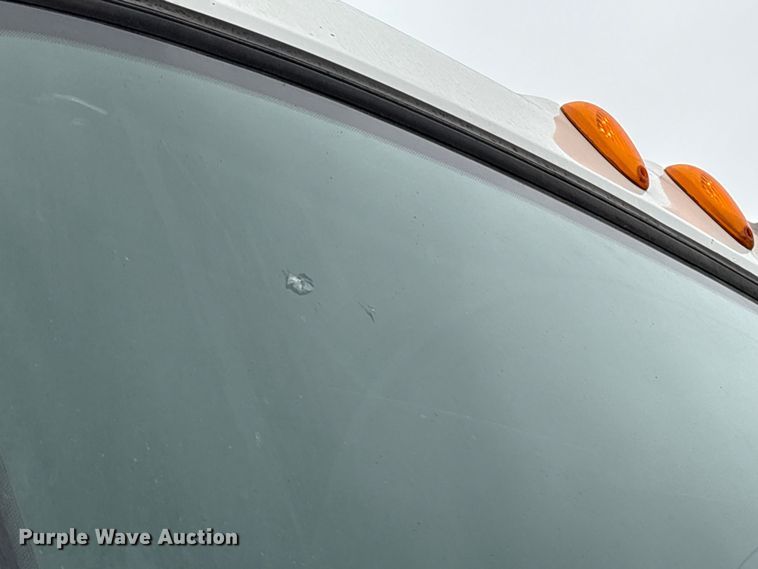 image for item EU7090 2010 Freightliner Cascadia semi truck