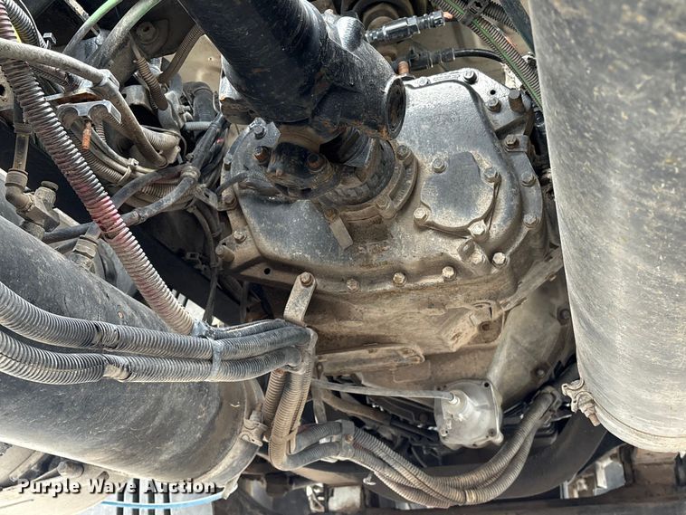 image for item EU7090 2010 Freightliner Cascadia semi truck