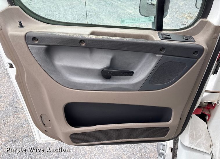 image for item EU7090 2010 Freightliner Cascadia semi truck