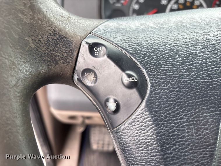 image for item EU7090 2010 Freightliner Cascadia semi truck