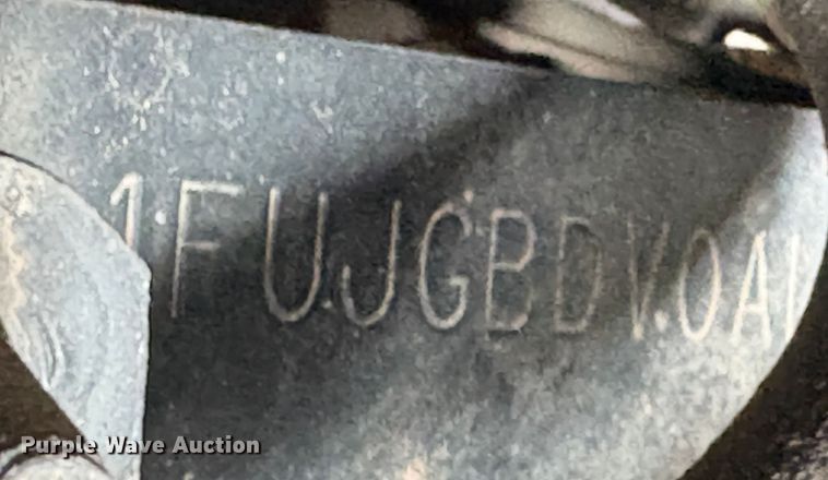 image for item EU7090 2010 Freightliner Cascadia semi truck