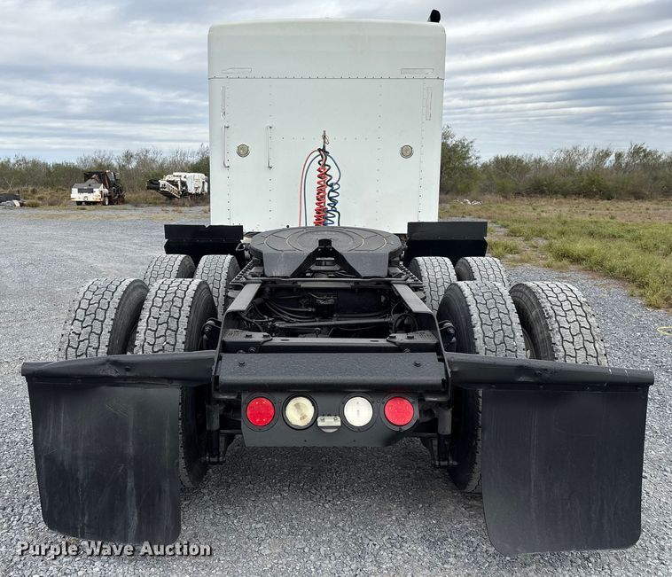 image for item EU7091 2012 Kenworth T800 semi truck