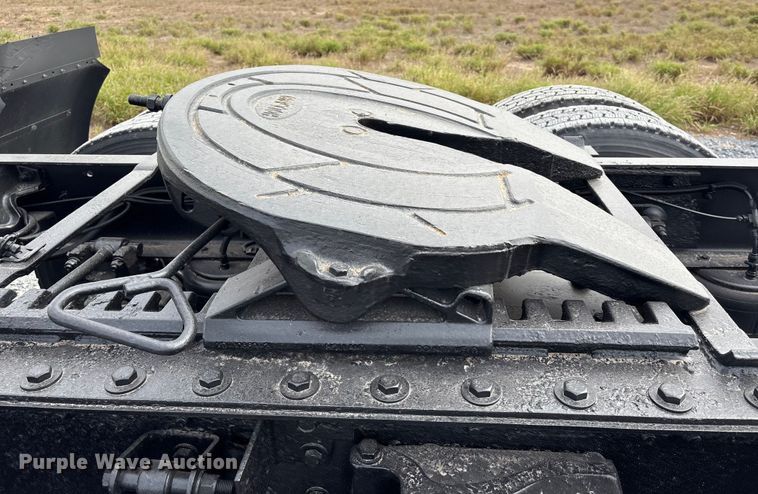 image for item EU7091 2012 Kenworth T800 semi truck