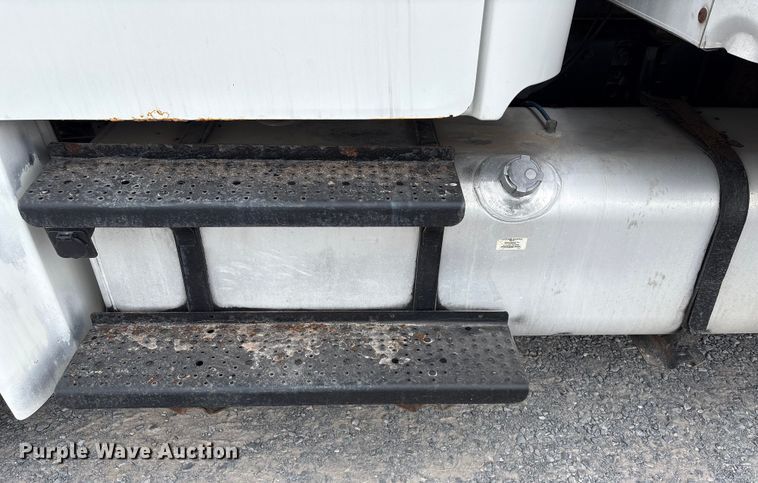 image for item EU7092 2016 Freightliner M2 side curtain box truck