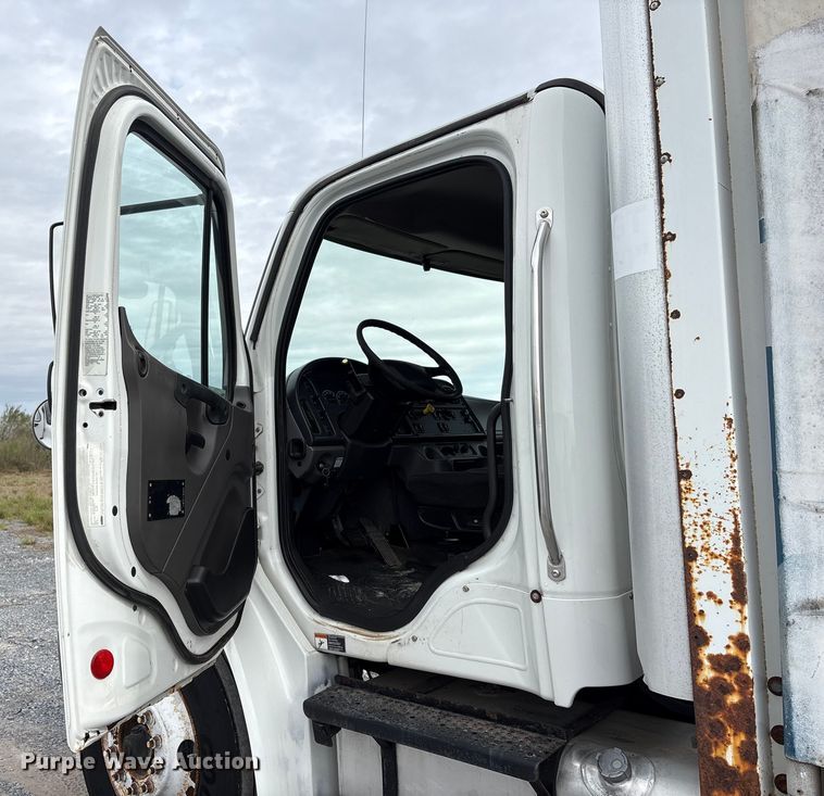image for item EU7092 2016 Freightliner M2 side curtain box truck