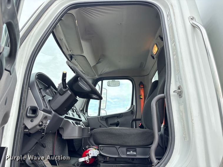 image for item EU7092 2016 Freightliner M2 side curtain box truck