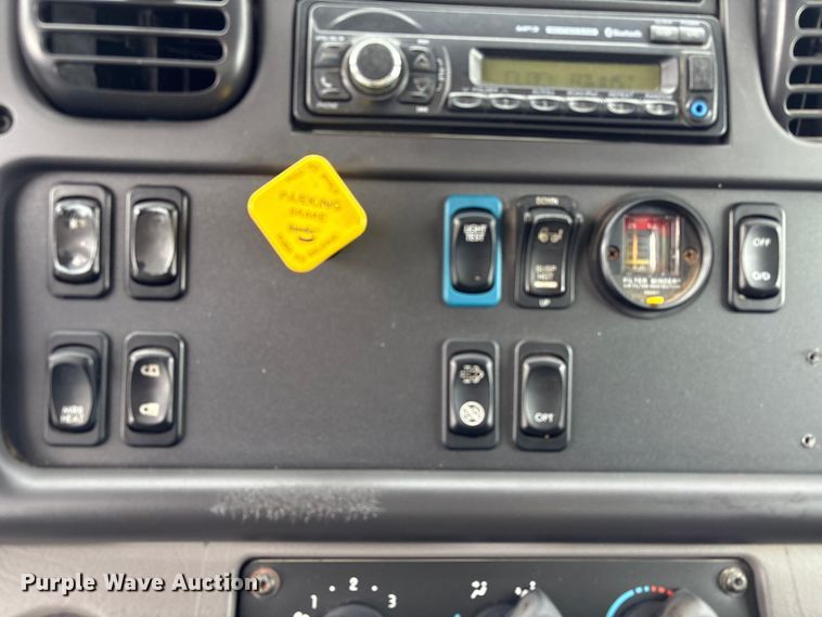 image for item EU7092 2016 Freightliner M2 side curtain box truck