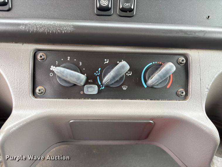 image for item EU7092 2016 Freightliner M2 side curtain box truck