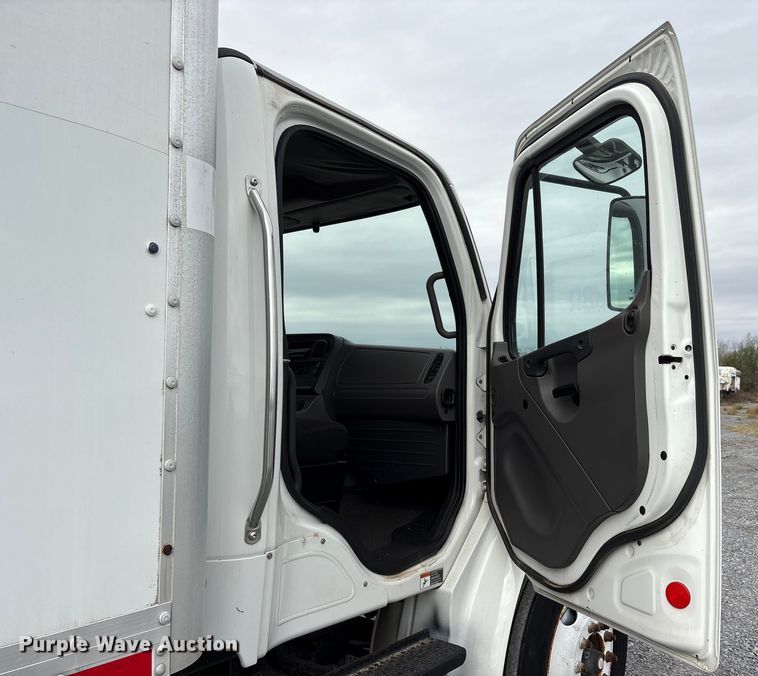 image for item EU7092 2016 Freightliner M2 side curtain box truck