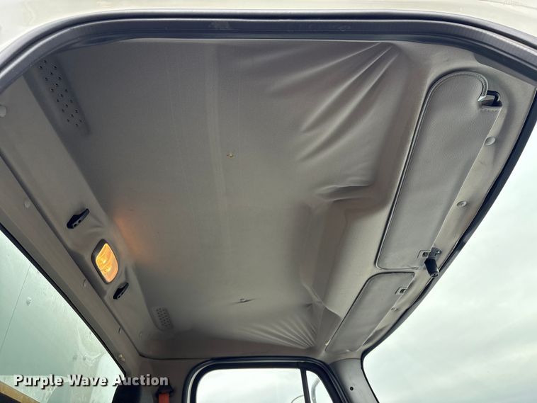 image for item EU7092 2016 Freightliner M2 side curtain box truck