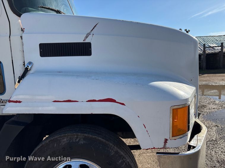 image for item EU7339 2000 Mack CH613 dump truck