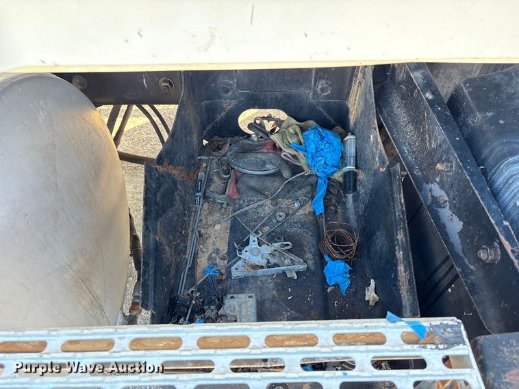 image for item EU7339 2000 Mack CH613 dump truck