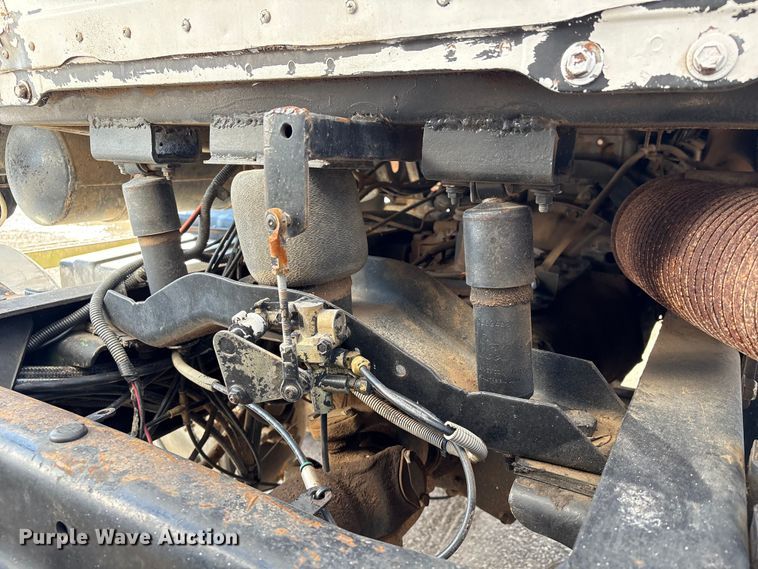 image for item EU7339 2000 Mack CH613 dump truck