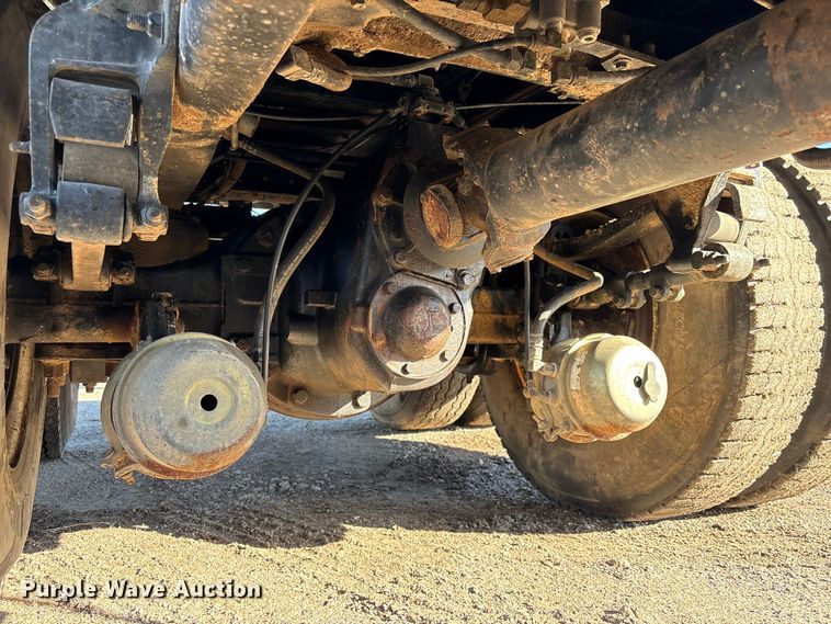 image for item EU7339 2000 Mack CH613 dump truck