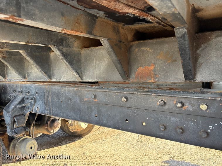 image for item EU7339 2000 Mack CH613 dump truck