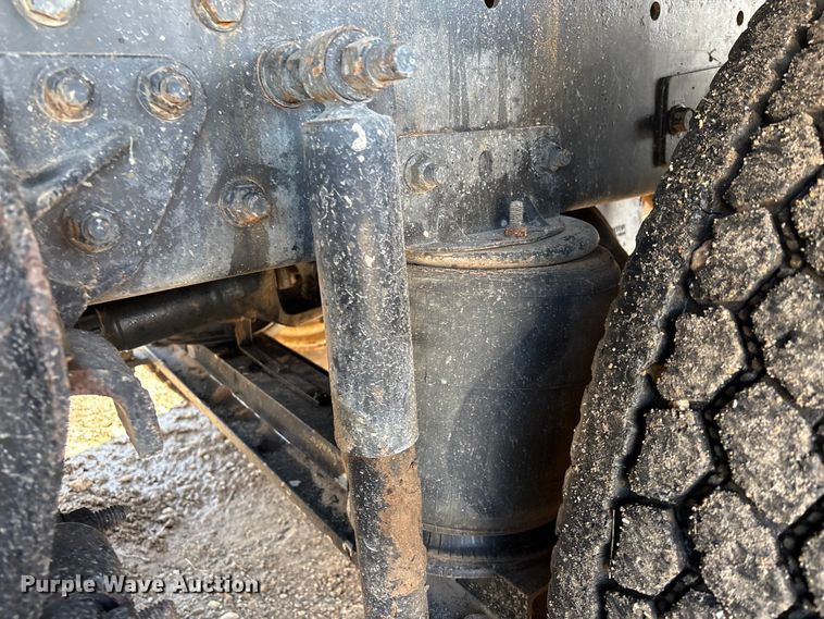 image for item EU7339 2000 Mack CH613 dump truck