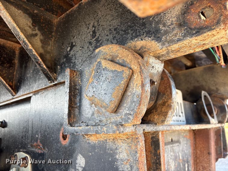 image for item EU7339 2000 Mack CH613 dump truck