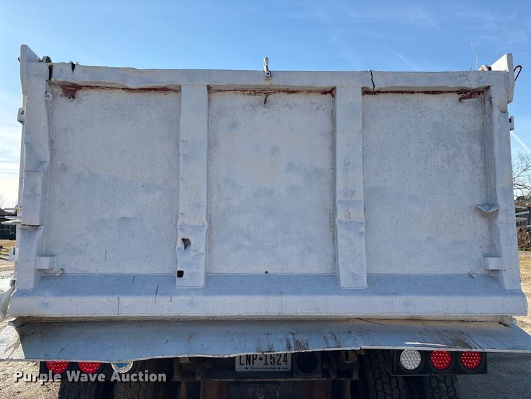 image for item EU7339 2000 Mack CH613 dump truck