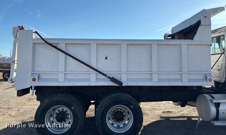 image for item EU7339 2000 Mack CH613 dump truck