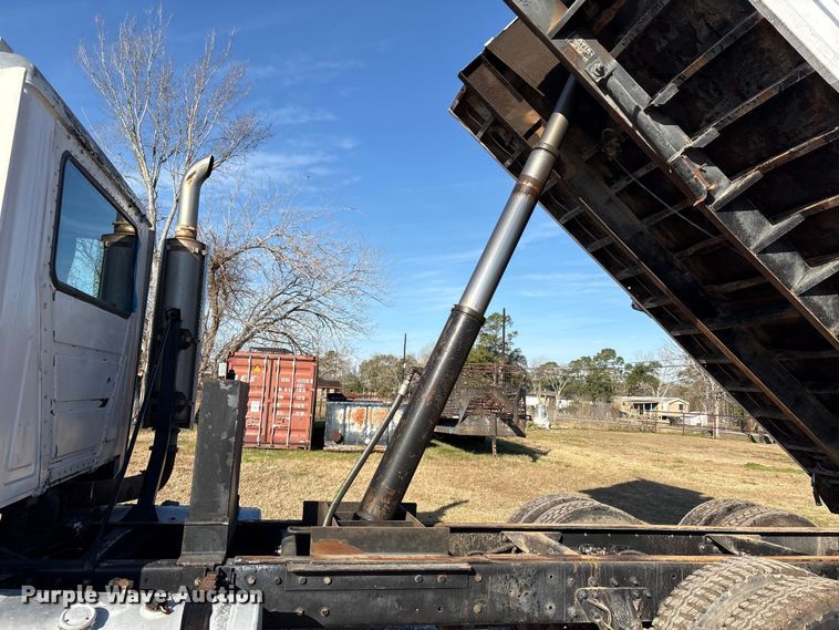 image for item EU7339 2000 Mack CH613 dump truck