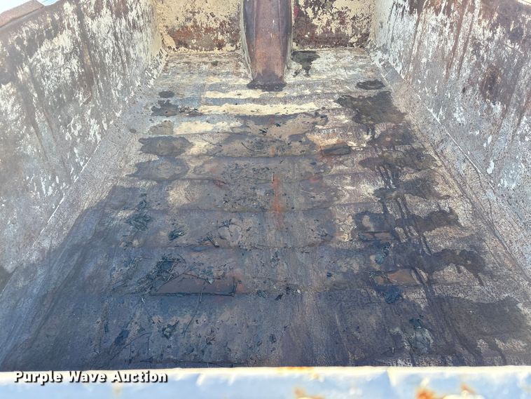 image for item EU7339 2000 Mack CH613 dump truck