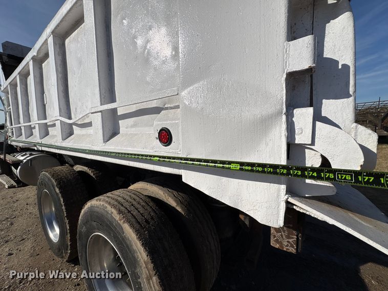 image for item EU7339 2000 Mack CH613 dump truck